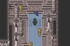 La salle au tapis bleu où se tient le Dragon bleu, entre deux statues dorées (version GBA)
