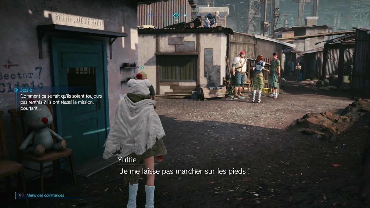 Devant le dispensaire du secteur 7 : Yuffie, capuche de mog sur la tête, se fait remarquer de Jessie et de Wedge.