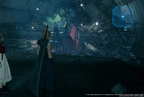 L'intérieur de l'autoroute effondrée : Cloud et Aerith progressent entre les gravats et les carcasses de véhicules empilés sous la plaque.