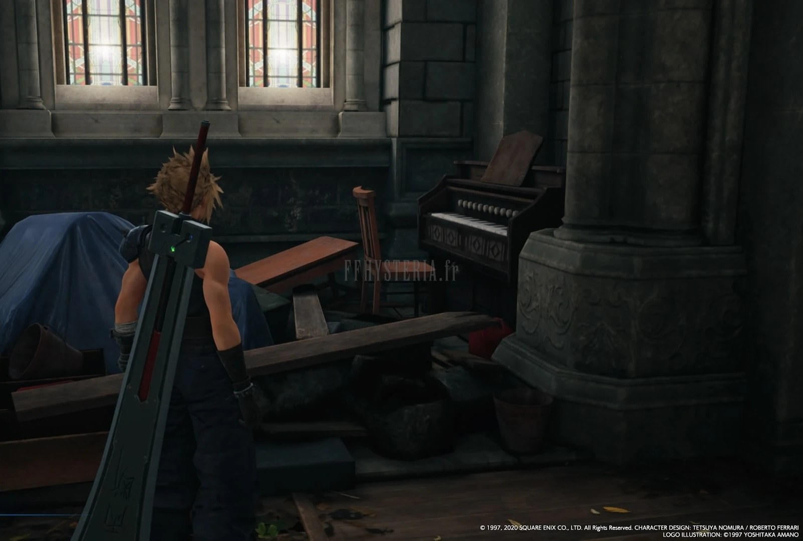 Le fond de l'église et son vieil harmonium, avant l'arrivée de Reno.