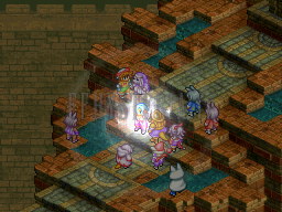 Saber : Illua s'entoure d'un halo blanc, au milieu des canaux et des dalles de briques